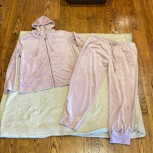HUE women’s zip up sweatshirt and sweatpants set